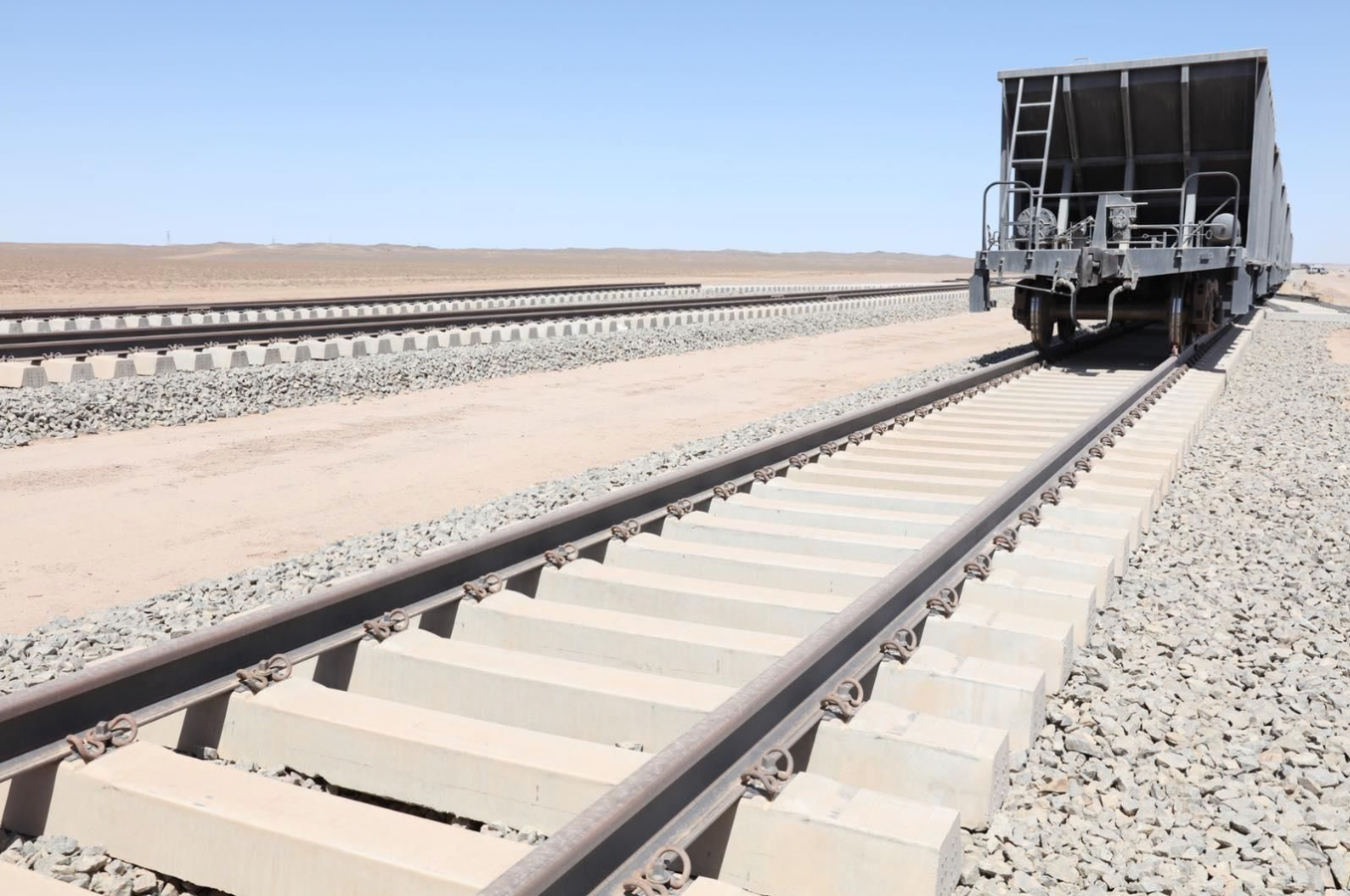 Гашуунсухайт болон Ханги боомтоор нүүрс тээвэрлэлтийн тасралтгүй ажиллагааг хангаж ажиллахыг даалгав